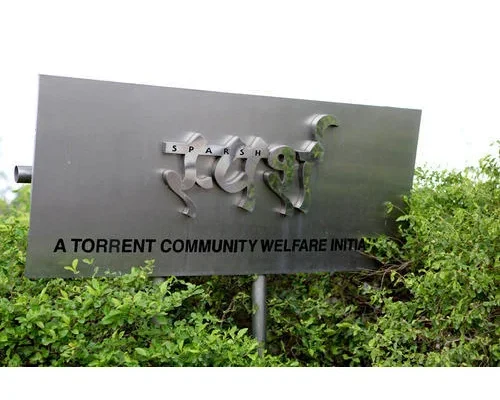 outdoor-metal-sign-board-500x500